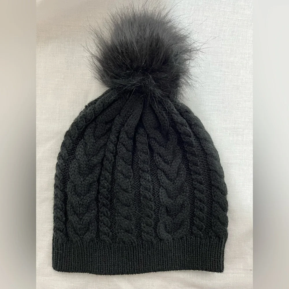 NEW J Crew Cable pom-pom beanie hat!!! - Picture 2 of 2